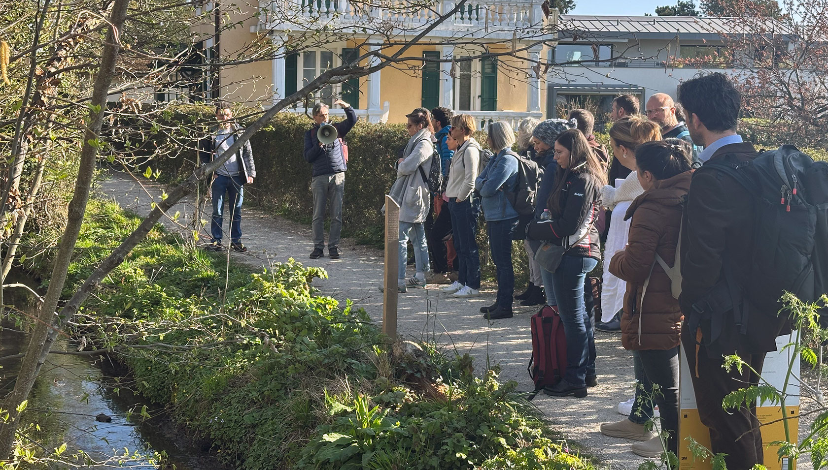Exkursion während des Ateliers zu Stadtentwicklung und Biodiversität mit Fachpersonen aus Kantonen und Gemeinden (Foto: Tural Aliyev).