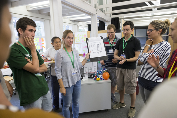 Abb. 1: Während sechs Tagen arbeiteten die Studierenden in 18 interdisziplinären Gruppen an ihrer Problemdefinition und praktischen Lösungsansätzen. (Foto: ETH Zürich / Alessandro Della Bella)