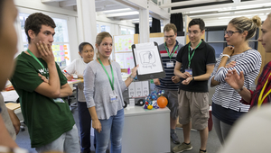 Abb. 1: Während sechs Tagen arbeiteten die Studierenden in 18 interdisziplinären Gruppen an ihrer Problemdefinition und praktischen Lösungsansätzen. (Foto: ETH Zürich / Alessandro Della Bella) 