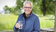 Michael Berg, Geochemiker und stellvertretender Leiter der Abteilung Wasserressourcen und Trinkwasser, hat den Infotag 2025 mitkonzipiert. (Foto: Alessandro Della Bella, Eawag)