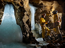 Réseau de cavités des Siebenhengste - Hohgant dans l’Oberland bernois. Dans les zones karstiques, l’eau peut séjourner une vingtaine d’années dans le sous-sol avant de refaire surface.    (Photo: Robbie Shone)