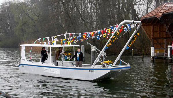 « Otto Jaag », le bateau de recherche du lac de Greifen, lors de son baptême en 2013.
