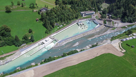 Ein Beruhigungsbecken reduziert negative ökologische Effekte der schwallweisen Wasserrückgabe durch die Wasserkraftnutzung in die Aare bei Innertkirchen. (Foto: Markus Zeh)