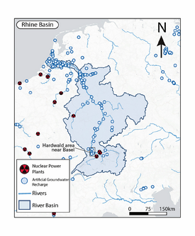 Sites des centrales nucléaires et des systèmes d'enrichissement des eaux souterraines dans le bassin versant du Rhin. Les trois centrales nucléaires qui rejettent leur eau de refroidissement dans le fleuve en amont du Hardwald produisent des signaux de tritium clairement identifiables en aval, tout au long du Rhin. (Graphique : Jared van Rooyen, Eawag)