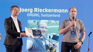 Jörg Rieckermann awarded with “Mid-term Career Achievement Award” (Photo: ICUD 2017)