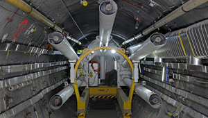 The FE tunnel. Visible in the foreground is a waste canister which, thanks to an integrated heating element, mimics the thermal behaviour of a future canister containing spent fuel. (Photo: Nagra)