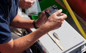 None too small for the large inventory: every fish from the systematic fisheries was measured, weighed and photographed. (Photo: Eawag, Stefan Kubli)  