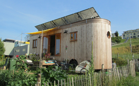 Autonomous urine treatment with nutrient recovery is also being tested in the innovative Tinyhome "Tilla". The evaporation module can be seen small on the back right. (Michel Riechmann, Eawag)