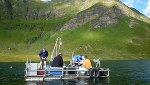 Sampling was performed from a platform on Lake Cadagno in Canton Ticino (southern Switzerland). (Photo: Jana Milucka, MPI-Bremen)