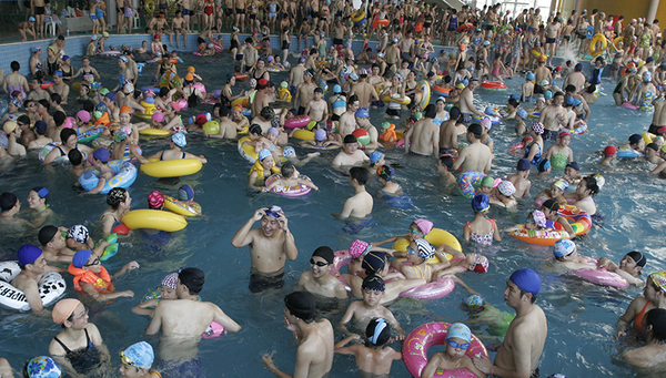 Trichloramine levels rise with the number of pool users. Pictured here, an indoor pool in Wuxi, China. (Photo: Sinopictures)