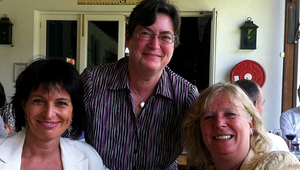 La conseillère fédérale Doris Leuthard, la directrice de l’Eawag Janet Hering et la consule générale de Suisse au Cap, Bernadette Hunkeler Brown (de gauche à droite). 