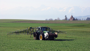 Dans les régions agricoles, les concentrations de nitrates dans les eaux souterraines sont plus élevées. Mais d'autres facteurs, peu pris en compte jusqu'à présent, peuvent également favoriser des concentrations élevées de nitrates. (Photo: BauernZeitung)