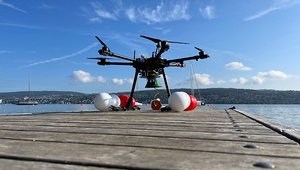 The “dual-robot” drone successfully examined the water for signs of microorganisms and algal blooms. (Photo: Empa)