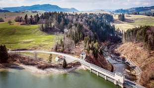 Water bodies and the species living in them are exposed to numerous sources of stress, of which hydropower is only one. (Photo: Alessandro Della Bella, Eawag)