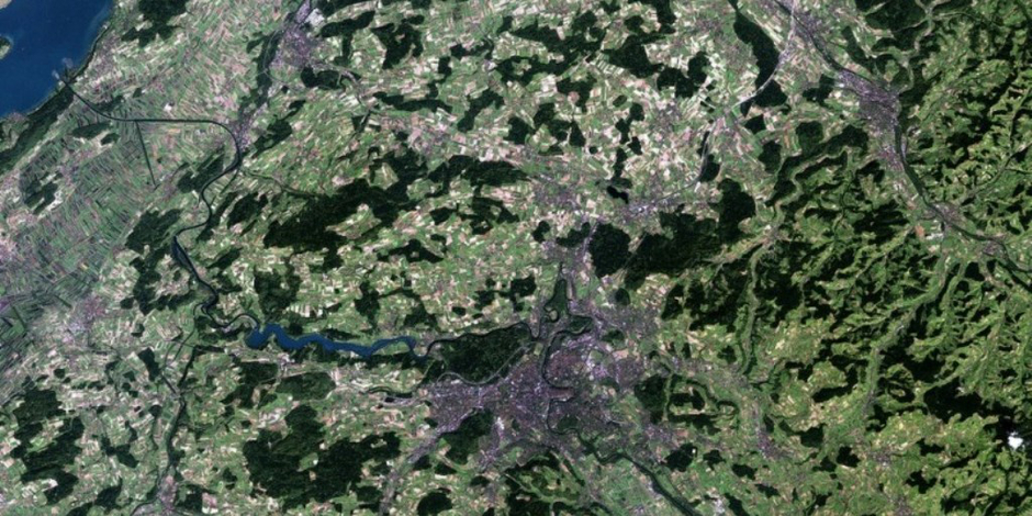 Photo: Britannica ImageQuest Bern, Switzerland, satellite image