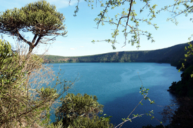 Le lac Chala est un lac de caldeira et se trouve à la frontière entre la Tanzanie et le Kenya. (Photo : Florian N. Moser)