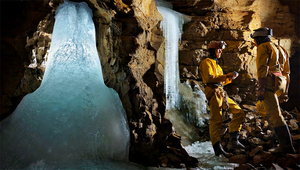 Höhlensystem Siebenhengste-Hohgant im Berner Oberland. In Karstgebieten verweilt das Wasser bis zu  20 Jahre im Untergrund